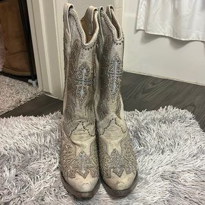 Corral Ladies Angela White Glitter Wing & Cross Studded Boots